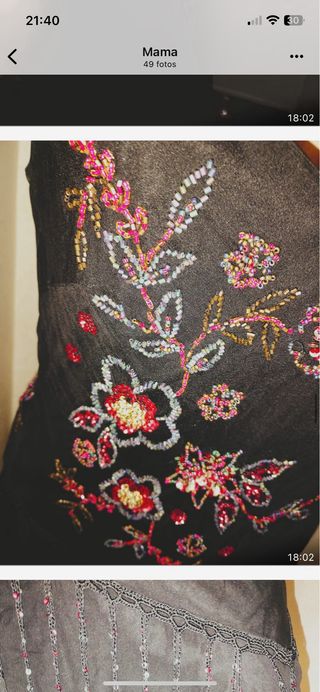 Vestido de fiesta negro con detalles