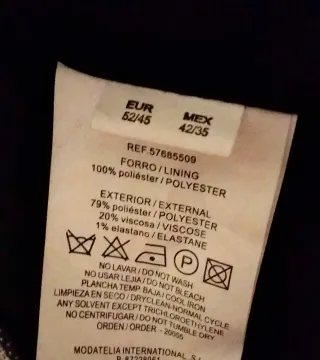 Traje de chaqueta azul marino