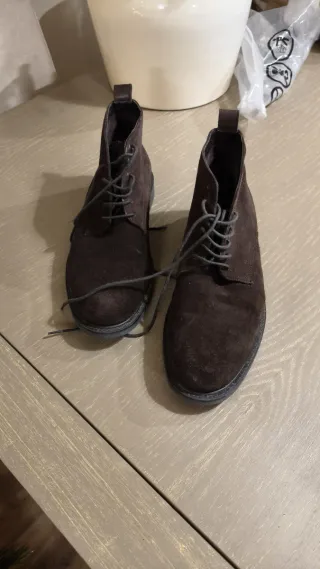 Botines de ante marrones