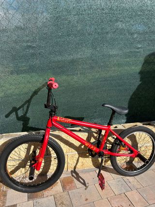 Bicicleta BMX Roja