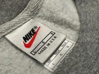 Sudadera Nike ReWorked Gris y Morado