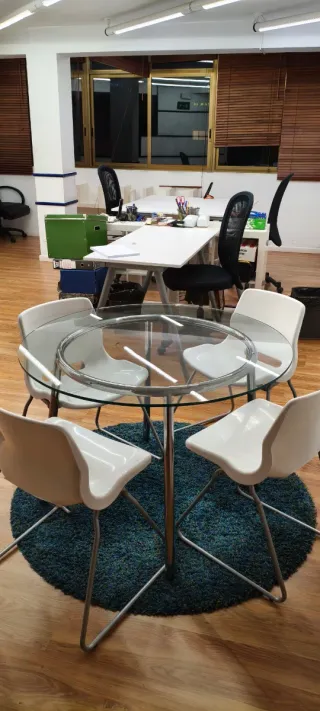 2 Sillas de oficina ergonómicas negras,