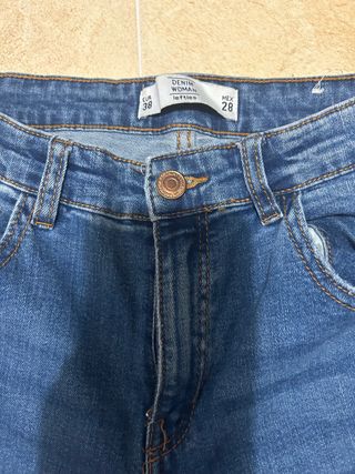 Pantalón pitillo elástico azul
