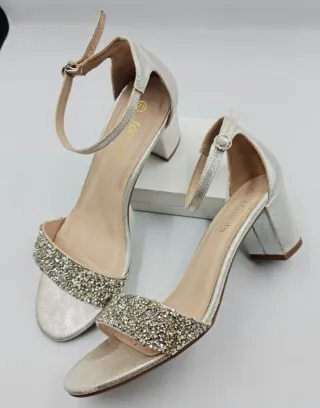 FORMULA JOVEN SANDALIAS PLATEADAS DE PEDRERIA