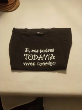 Camiseta Mis padres todavía viven conmigo talla S