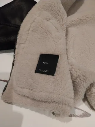 Cazadora invierno Mango negra y beige