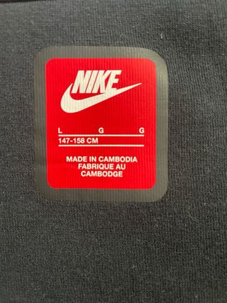 Conjunto Nike Tech Negro talla L niño