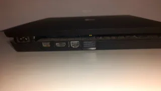 PS4 Slim Sony Negra + Dualshock 4 blanco + Juegos