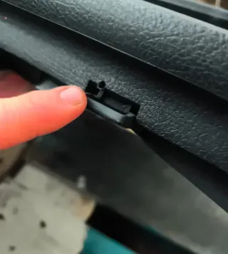 Guantera Peugeot y clic