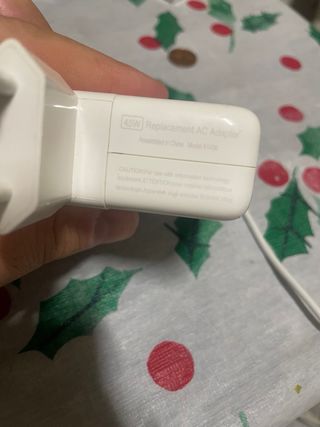 Cargador Apple MagSafe 45W no es original