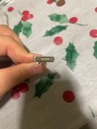 Cargador Apple MagSafe 45W no es original