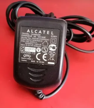 Móvil Alcatel 813F + Cargador + Auriculares