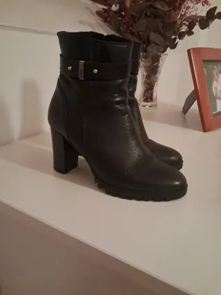 Botines de tacón piel negros poco usados