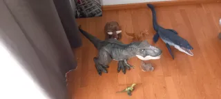 Lote de dinosaurios de juguete