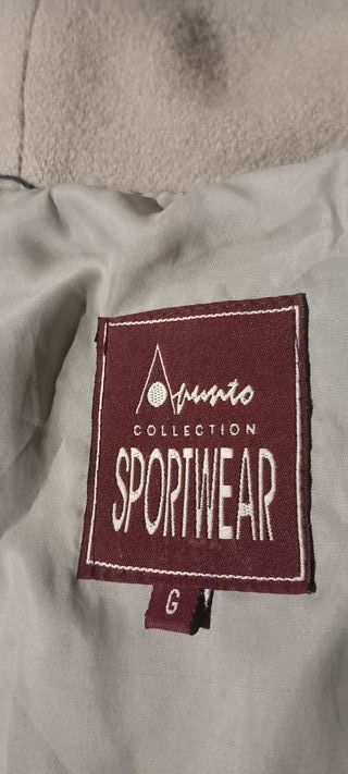 Chaquetón de invierno negro con capucha