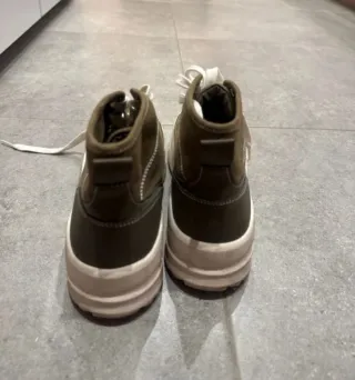 Zapatillas Stradivarius verdes altas