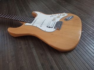 Guitarra eléctrica tipo Stratocaster