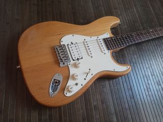 Guitarra eléctrica tipo Stratocaster