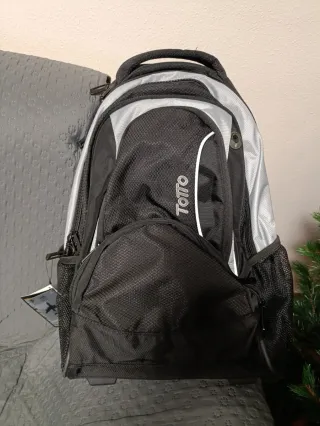 Mochila Totto Negra y Gris