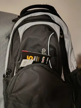 Mochila Totto Negra y Gris