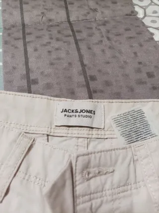 Pantalones cargo beige hombre