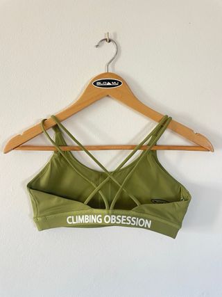 Top deportivo BLOMU verde con tiras cruzadas