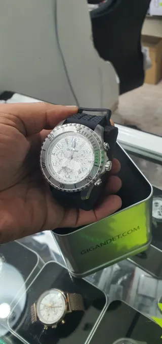Reloj Gigandet Cronógrafo Plata y Negro