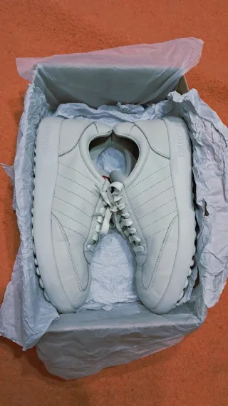 Zapatillas Camper en piel N° 40 Unisex.