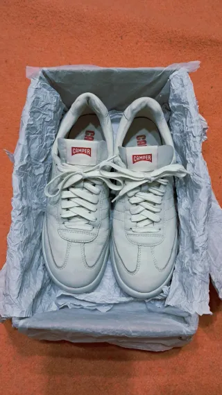 Zapatillas Camper en piel N° 40 Unisex.