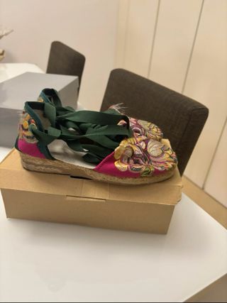 Vestido de fallera niña (6-8 años) y zapatos