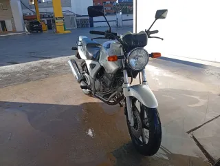 Honda CBF 250 Plata