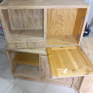 Mueble rústico de madera