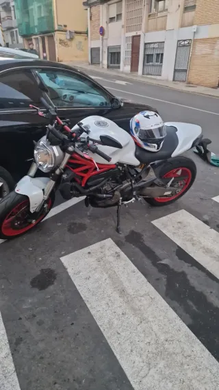 Ducati Monster 821 (2014) - 29.000 km