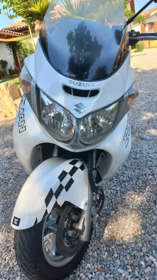 Suzuki Burgman 250 Scooter