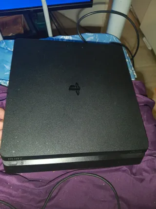PlayStation 4 Slim Negra
