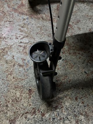 Andador para mayores con asiento y cesta