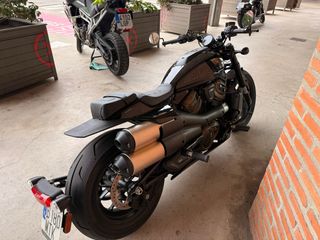 Escapes Harley Davidson Sportster S 2024