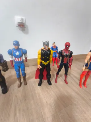 Figuras Superhéroes Marvel y DC en perfecto estado