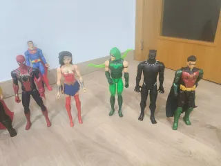 Figuras Superhéroes Marvel y DC en perfecto estado