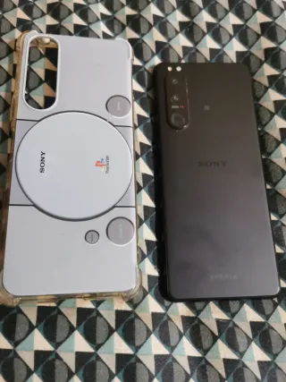 Funda Sony Xperia VIII Gris