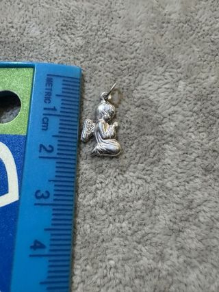 Pendente anjo em prata com contraste
