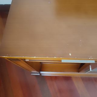 Mueble TV cerezo con cajones y vitrina