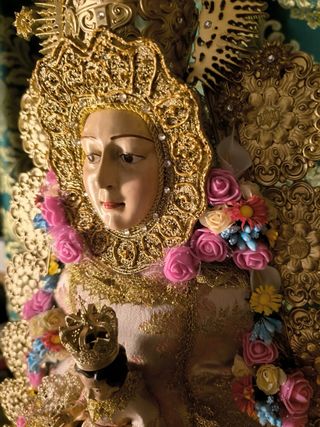 Virgen del Rocío de 60 centímetros de alta