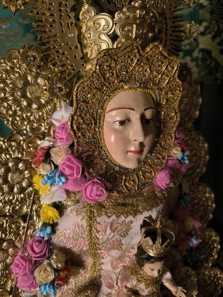 Virgen del Rocío de 60 centímetros de alta