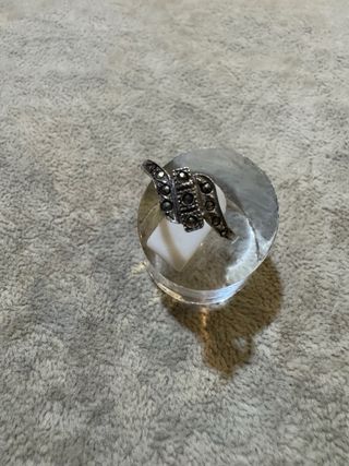 Anel Prata Marcassites Contraste