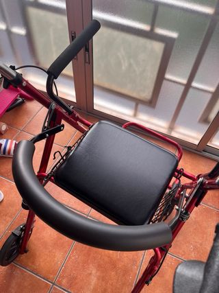 Andador plegable con asiento y cesta(Contraoferta)