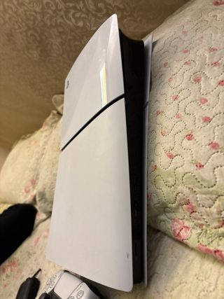 PS5 Slim Digital + 2 Mandos