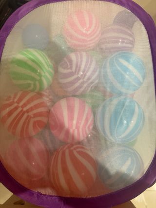 Pelotas de plástico rayadas