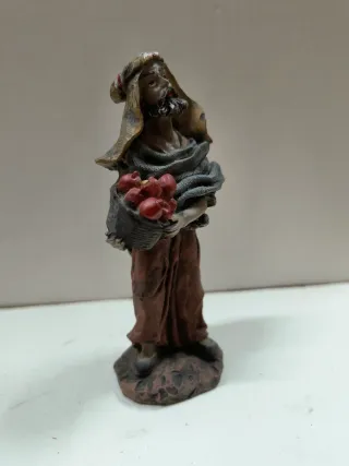 Figura Belén Pastor con Cesta Frutas