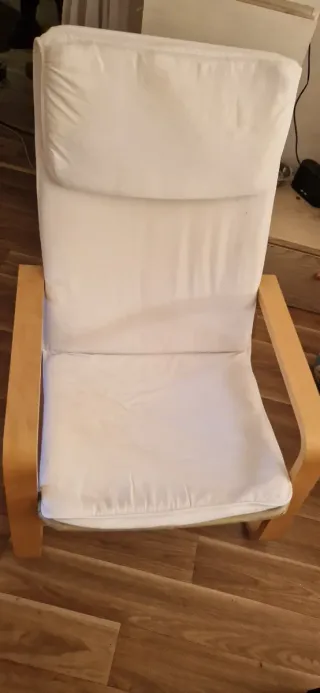 Sillón Ikea madera y tela blanco